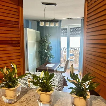 아파트 Intelliparts J *