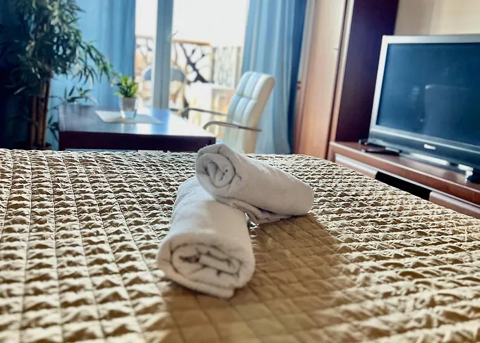 Apartment Intelliparts J